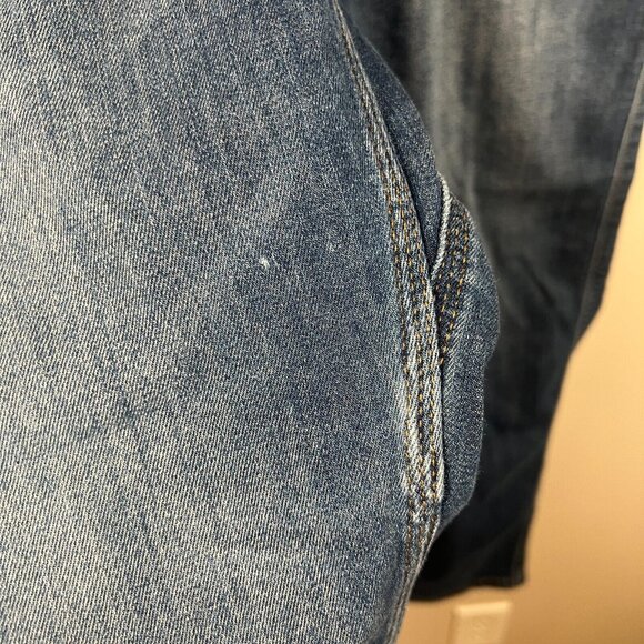 Men's Relaxed Fit Blue Jeans - Picture 7 of 13